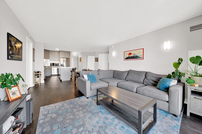 Building Photo - 545 N Dearborn St