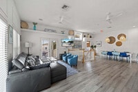 Building Photo - 42 Moody Dr