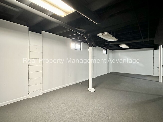 Building Photo - Charming Royal Oak Rental – Walkable to Wo...