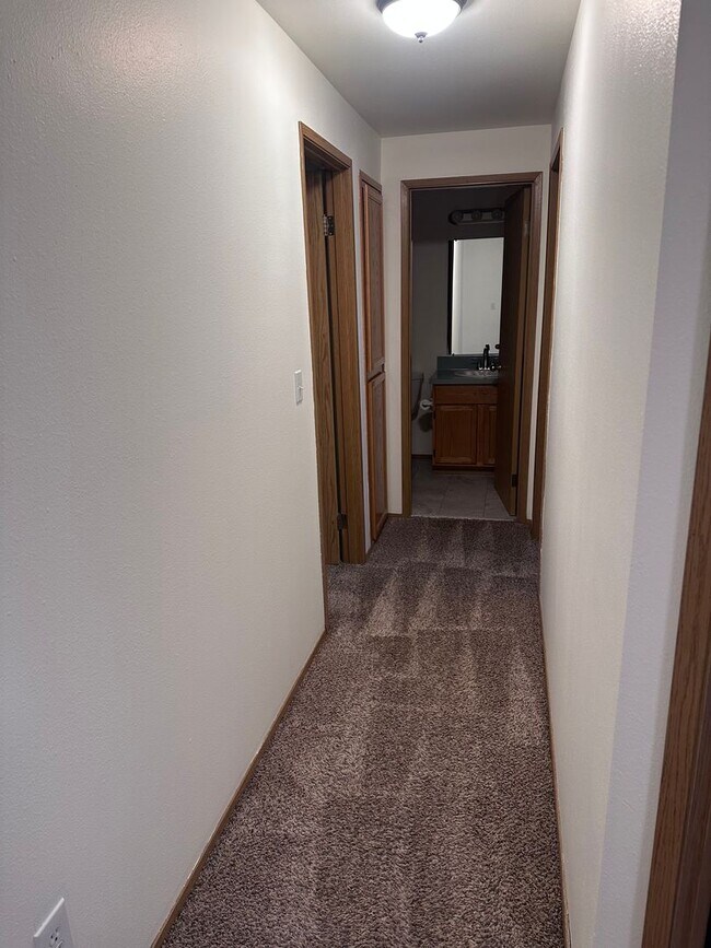 Building Photo - K74-LO Duplex