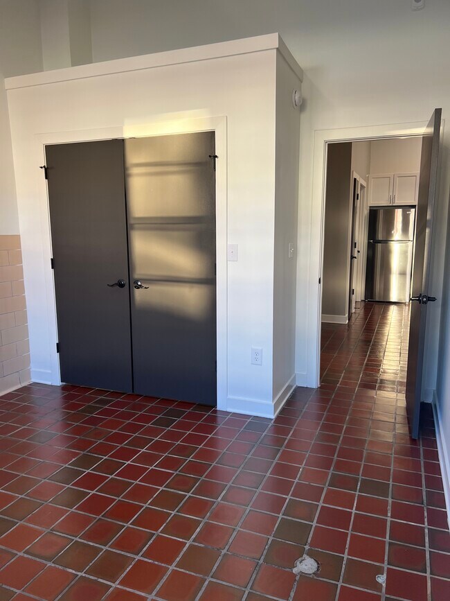 Building Photo - PULASKI LOFTS