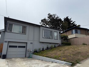 Building Photo - Gilman Dr