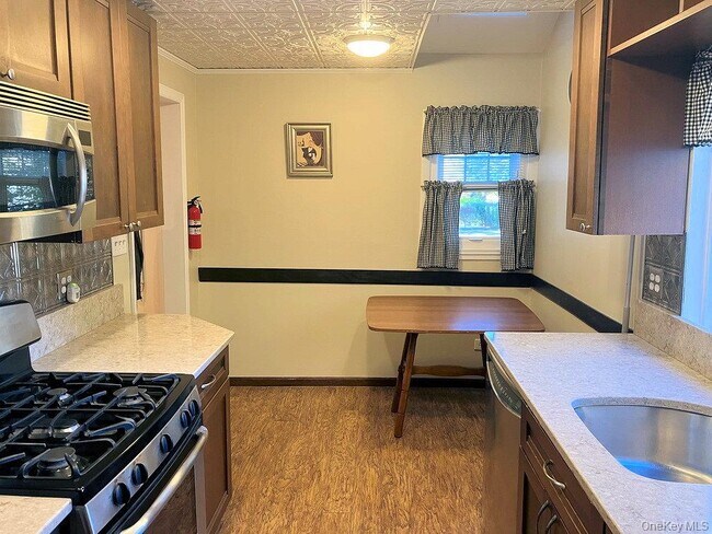 Building Photo - 1 Overlook Dr