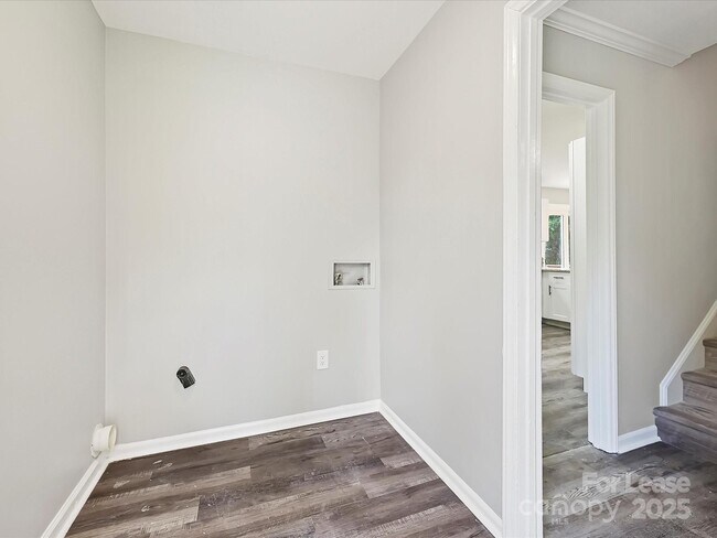 Building Photo - 2544 Cedarwild Rd