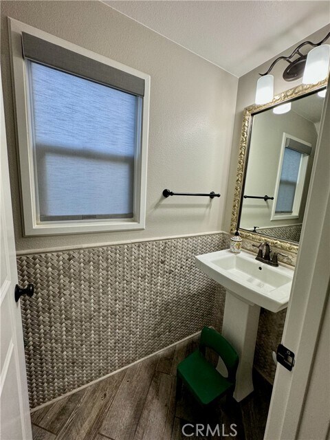 Building Photo - 200 Cascade Terrace