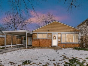 Building Photo - 46567 W 83rd St