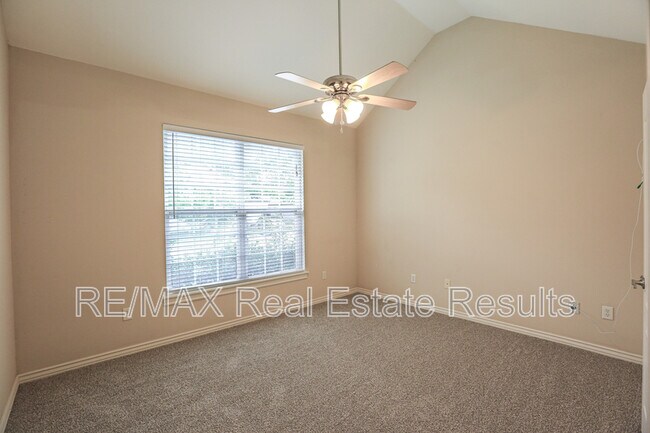 Building Photo - 1511 Benjamin Grn