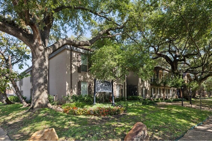 Primary Photo - 4209 Avondale Ave
