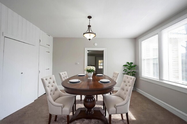 Building Photo - 411 S East St