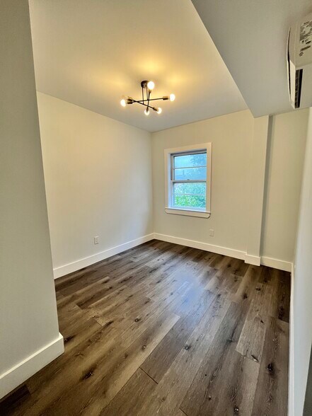 Unit 2 - 28 E 47th St