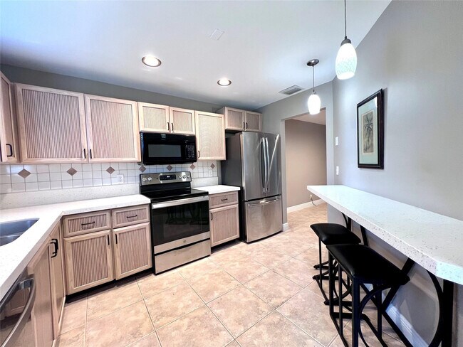 Building Photo - 2246 Discovery Cir W