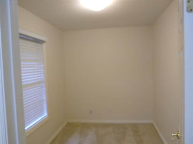 Building Photo - 2030 N Hailey Dr
