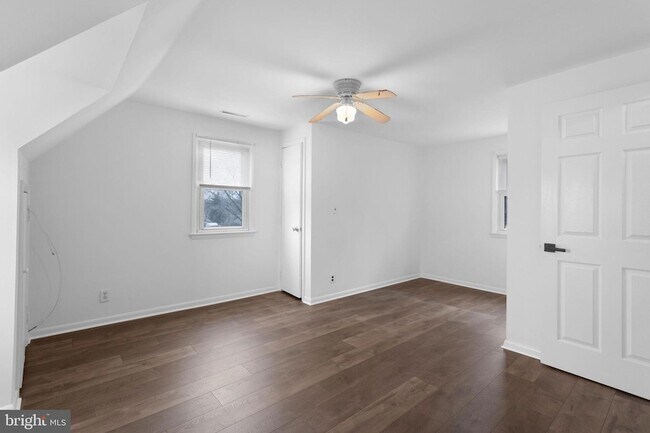 Building Photo - 950 Central Ave