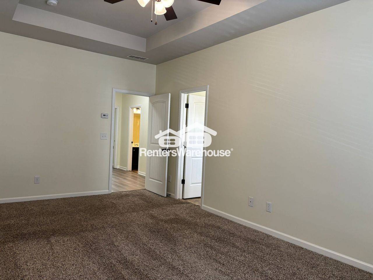 Building Photo - 570 Oakside Pl