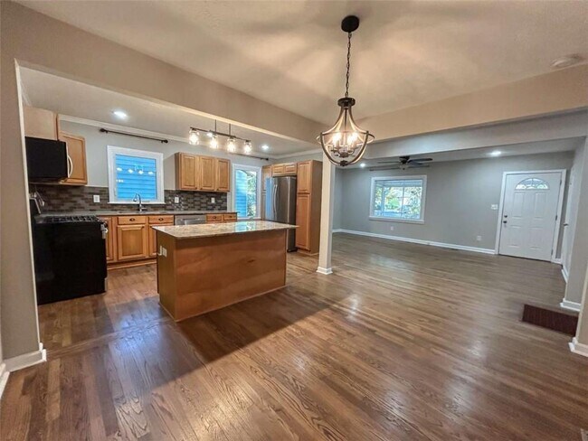 Building Photo - 2981 Lowrance Dr