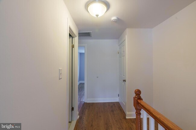 Building Photo - 5776 Yellowrose Ct