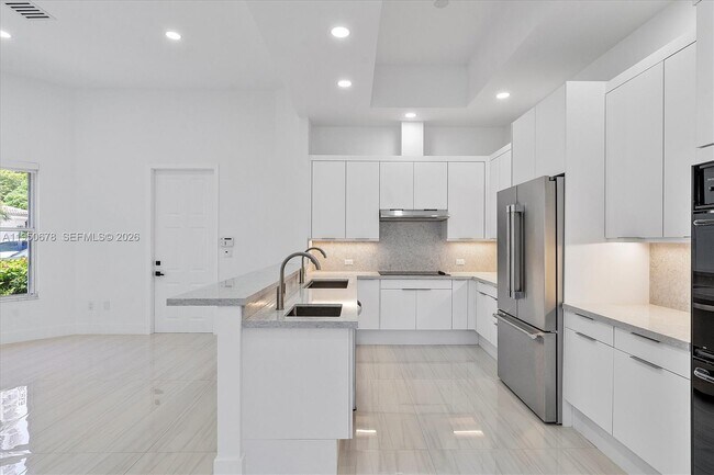 Building Photo - 21301 NE 38th Ave