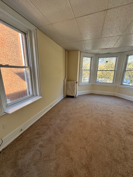 Building Photo - 4320 Walnut St