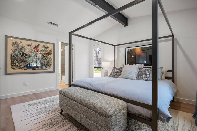 Building Photo - 708 El Viejo Camino