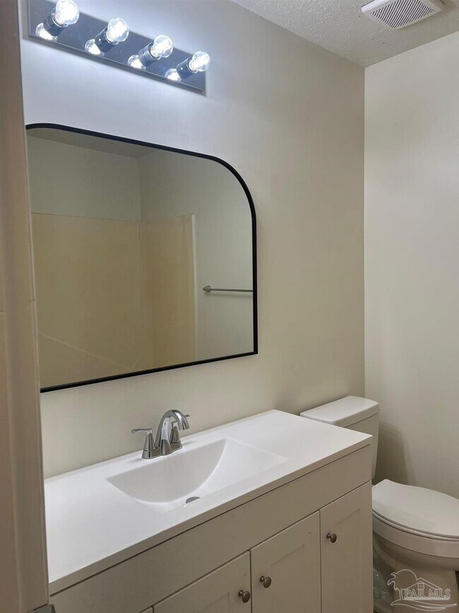 Building Photo - 1267 Redwood Ln