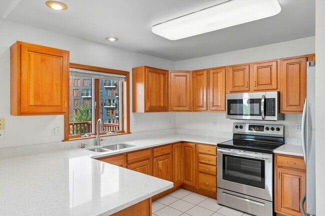 Building Photo - 11-11 Redtail Ct