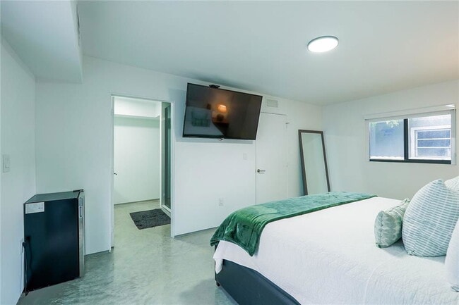 Building Photo - 1747 NW 31st St