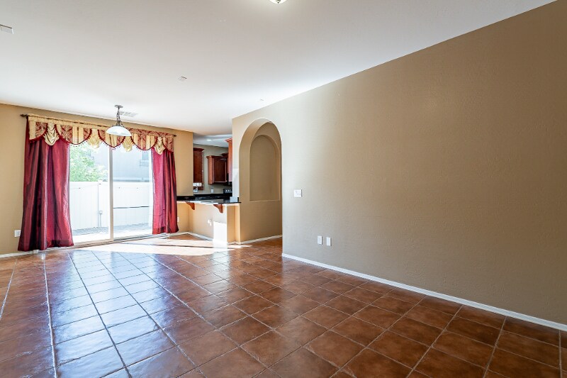 Building Photo - 902 S Adam Way