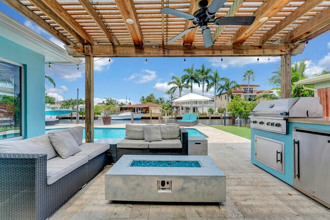 Building Photo - 2291 SE 15th St