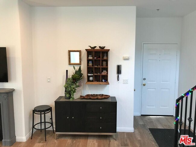 Building Photo - 1076 Orange Grv Ave