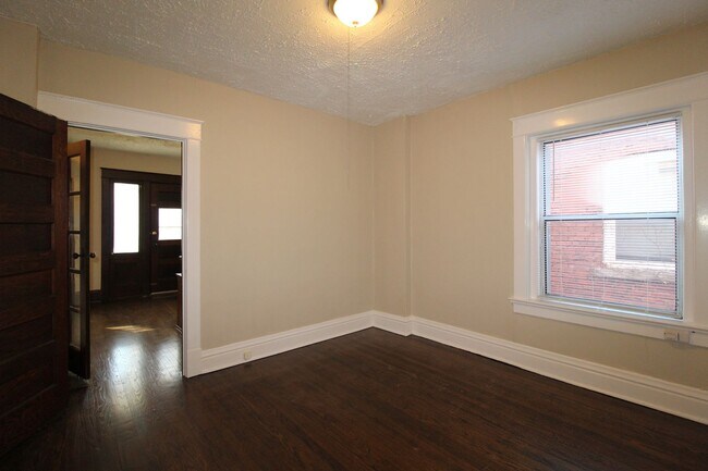 Building Photo - Spacious 2 Bedroom Duplex by KU MED