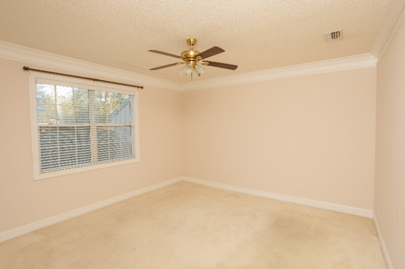 Building Photo - 215 S Harrington Rd