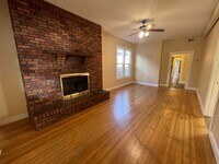 Building Photo - Charming 3 Bed 2 Bath in Downtown Denver.