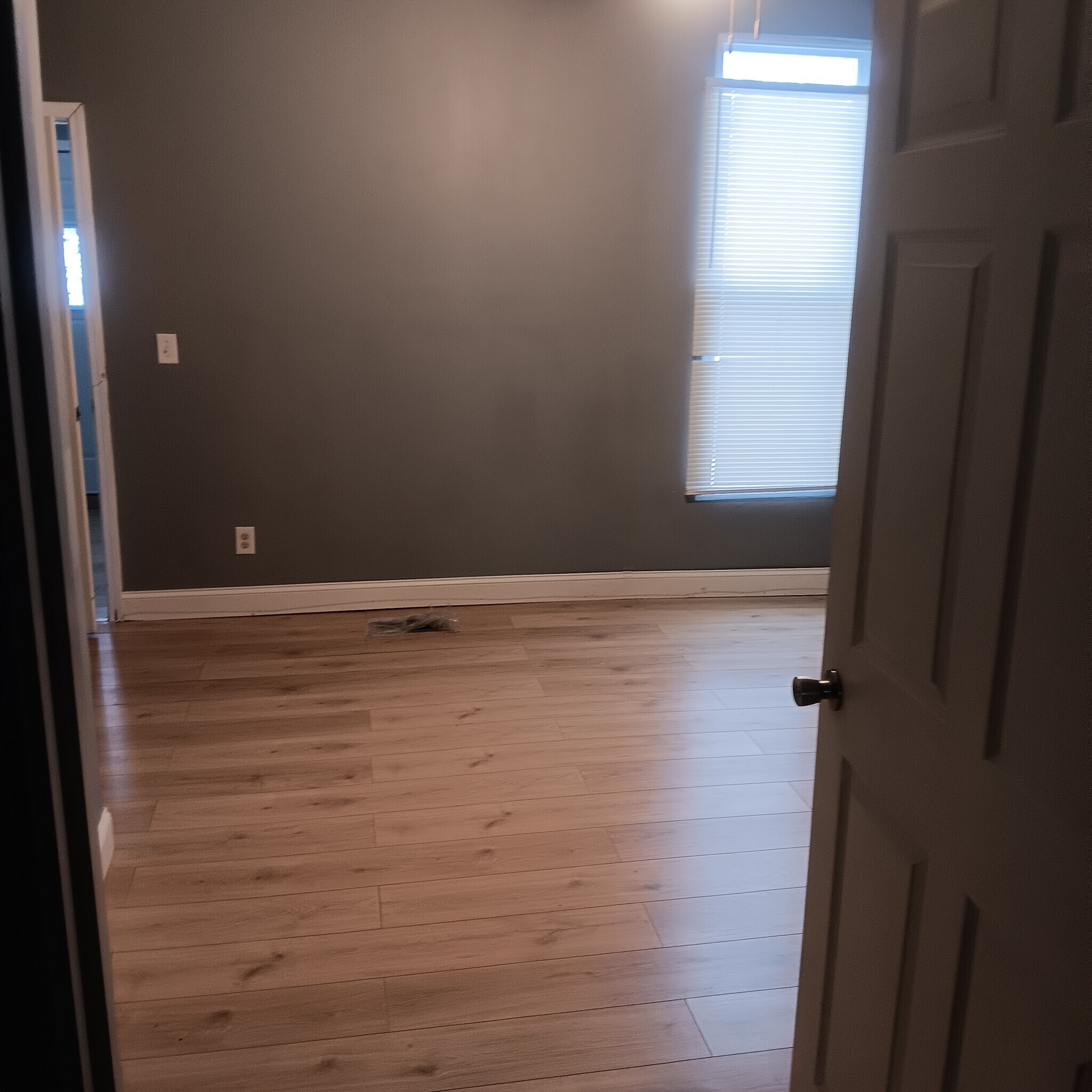 Building Photo - 351 Southwestern Pky