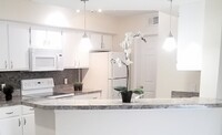 Building Photo - Gorgeous Remodeled 2/2 Floors Condo For Re...