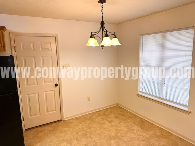 Building Photo - 1750 Longfellow Dr