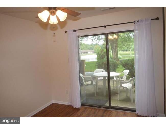 Building Photo - 23A E Daisy Ln