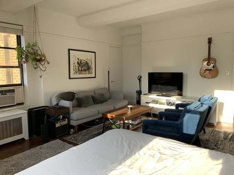 Building Photo - WEST 73 STREET