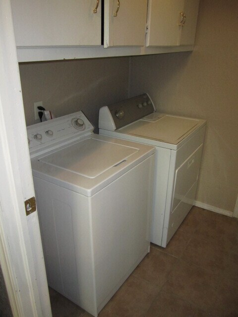 Building Photo - 4029 N Nicklas Ave