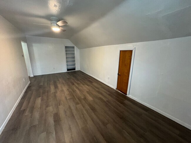 Building Photo - 212 N Highland Ave