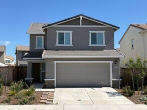 Building Photo - 3 bed 2.5 bathroom in Roseville!  Please read ad for viewing requirements