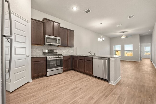 Building Photo - GORGEOUS 3 BEDROOM DUPLEX LOCATED IN CONVERSE, TX!