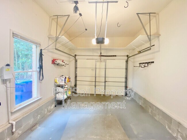 Building Photo - 809 Captain John Smith Rd