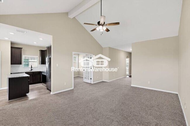 Building Photo - MOVE IN READY COMPLETELY UPDATED - 3BED/2B...
