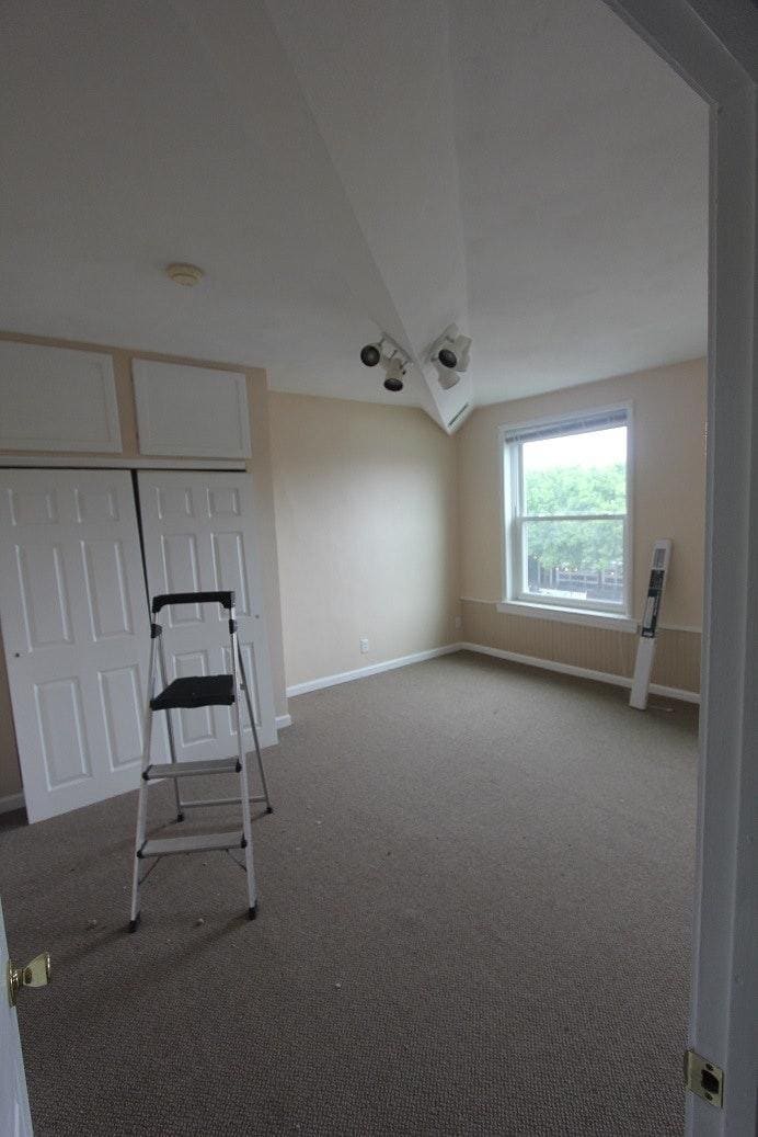 Building Photo - 6322 Victoria Ave