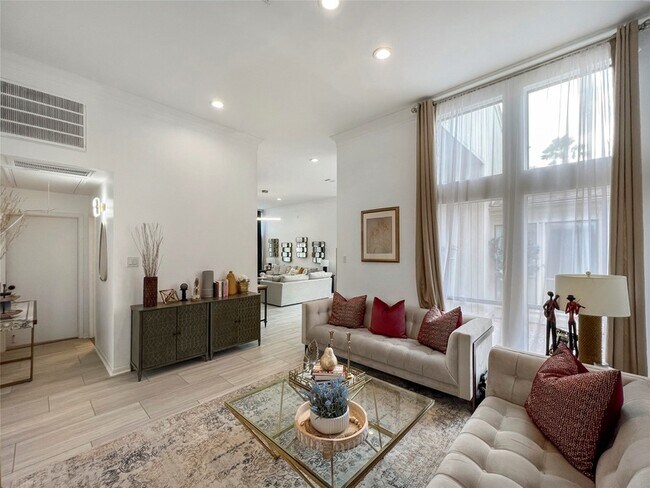Building Photo - 2358 Binley Dr