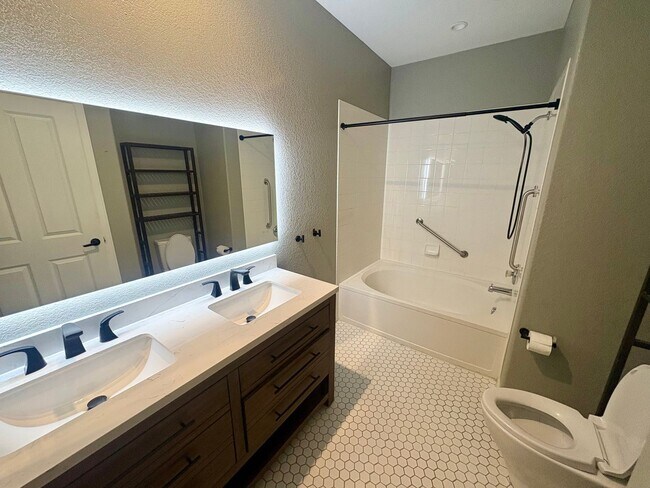 Building Photo - 9518 W San Juan Cir