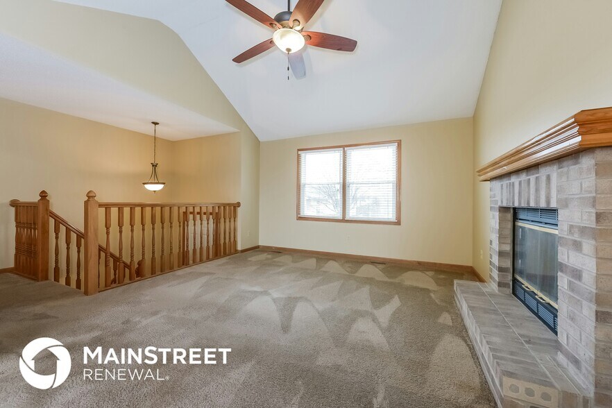 Building Photo - 18425 E Arrowhead Ln