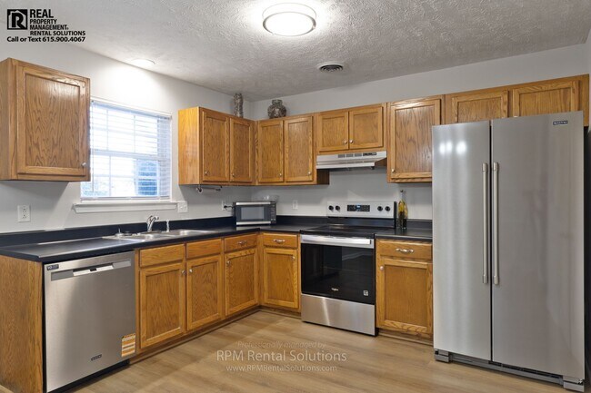 Building Photo - Modern 2BR Townhome Near MTSU, Washer & Dryer Included