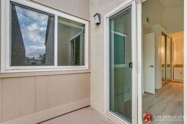 Building Photo - Spacious 2-Bedroom, 2-Bath Townhome in Pri...