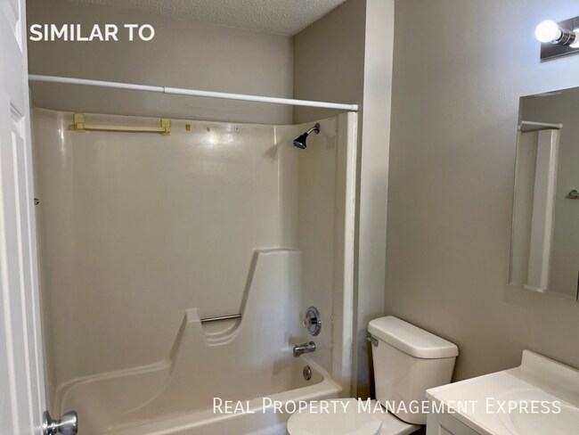 Building Photo - 2 Bedroom Apartment on the West Side